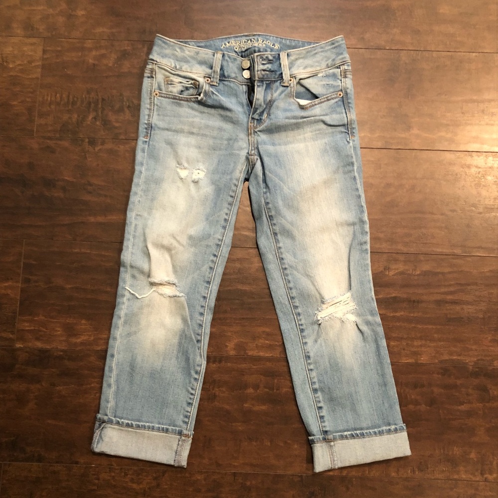 Distressed Cropped Jeans